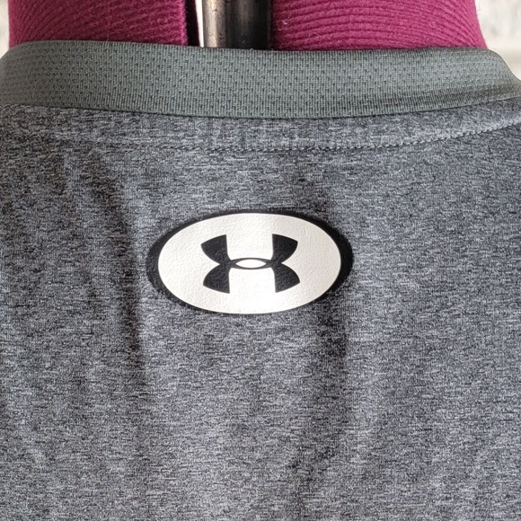 Under Armor Heat Gear Shirt - Picture 6 of 7